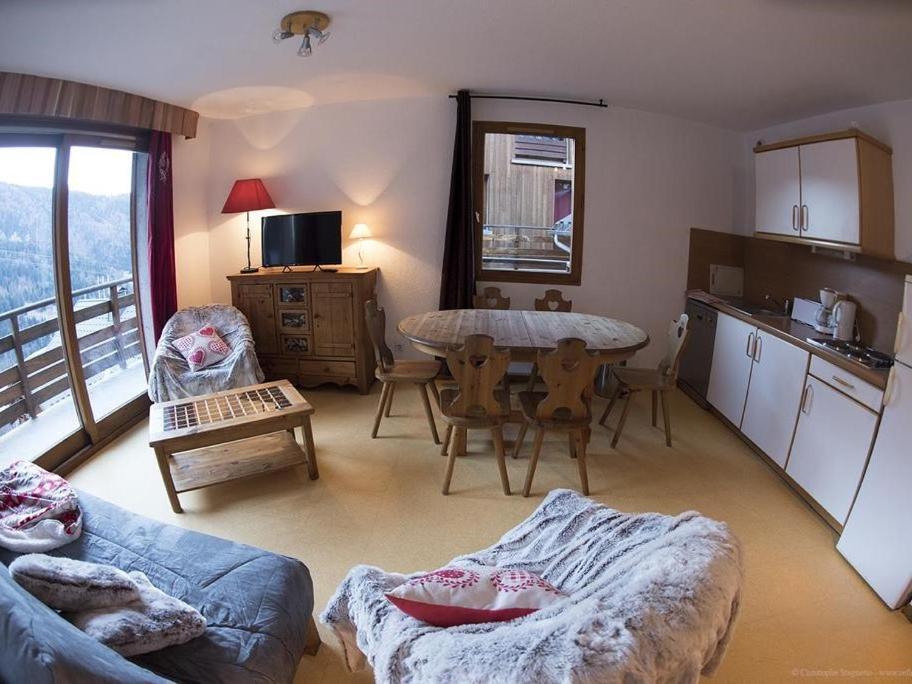 Vaujanylocations - De Marie Holiday home *